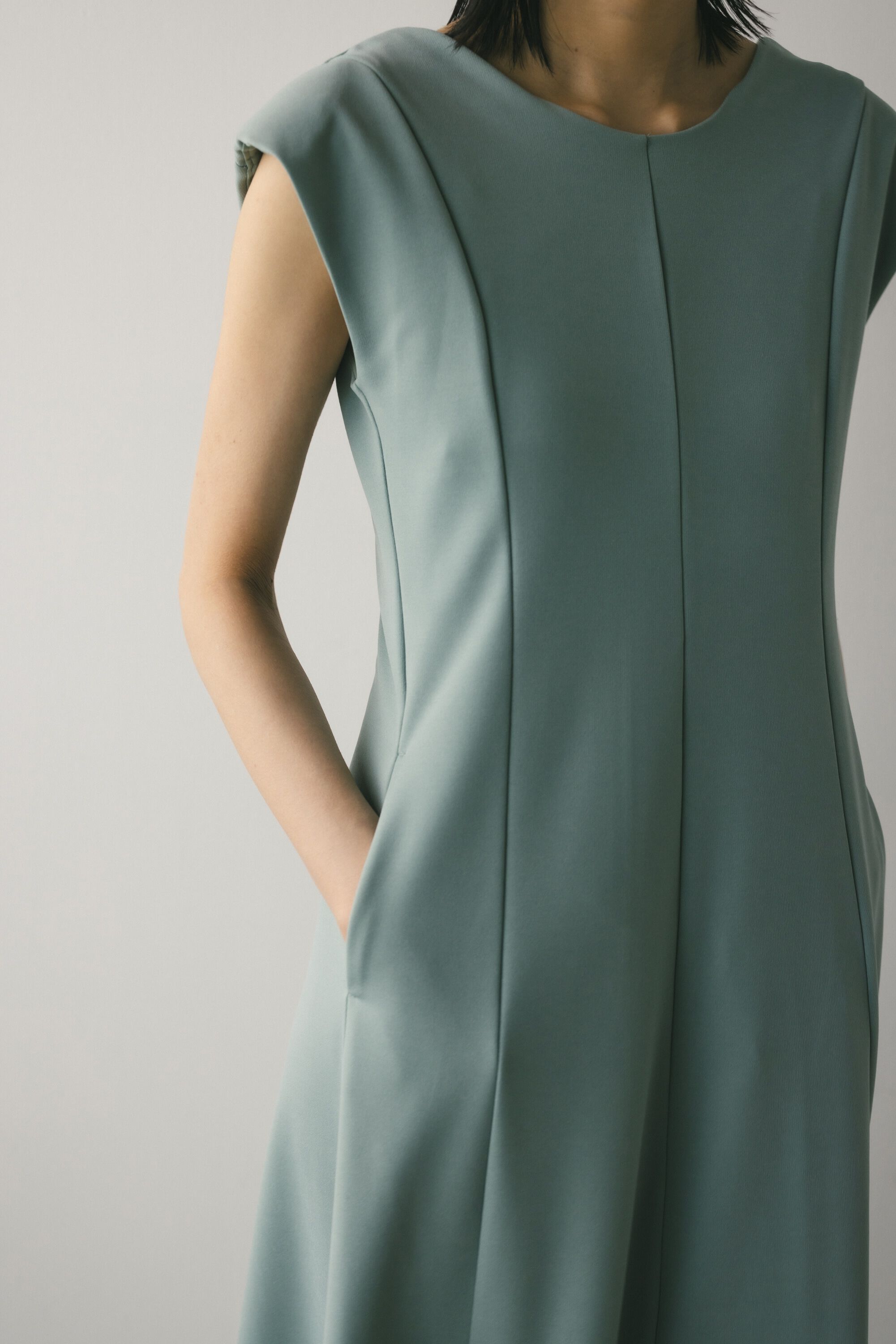 STYLEMIXER「バックオープンショルダーカットワンピース」|ワンピース|