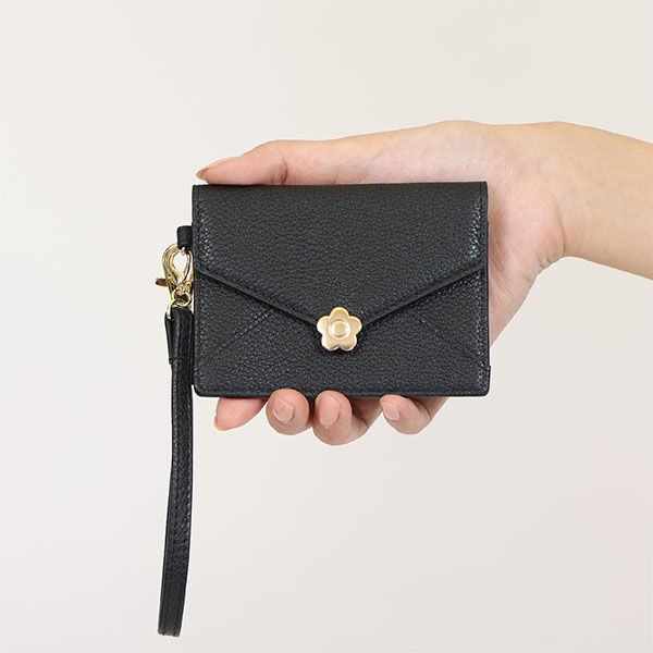 MARY QUANT「シーリングデイジーレター シングルパスケース」|財布|
