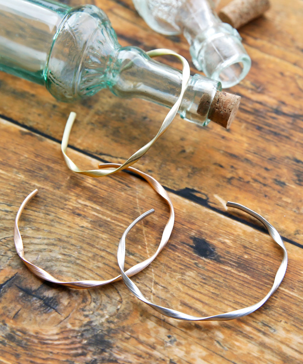 colleca la「 マットツイストバングル」|ブレスレット・バングル|