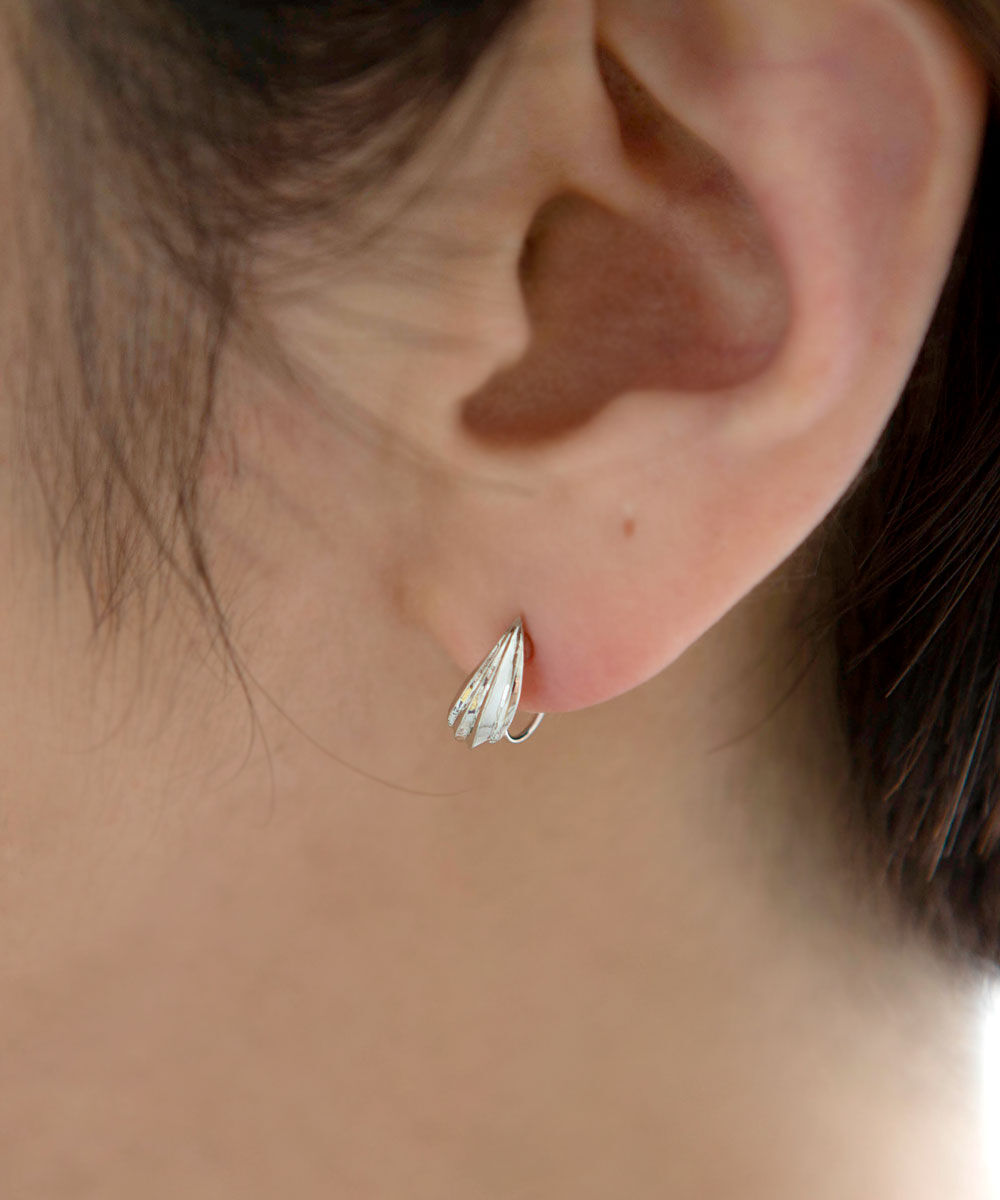 colleca la「ノンホール・ウィングドロップのイヤリング」|イヤリング|シルバー