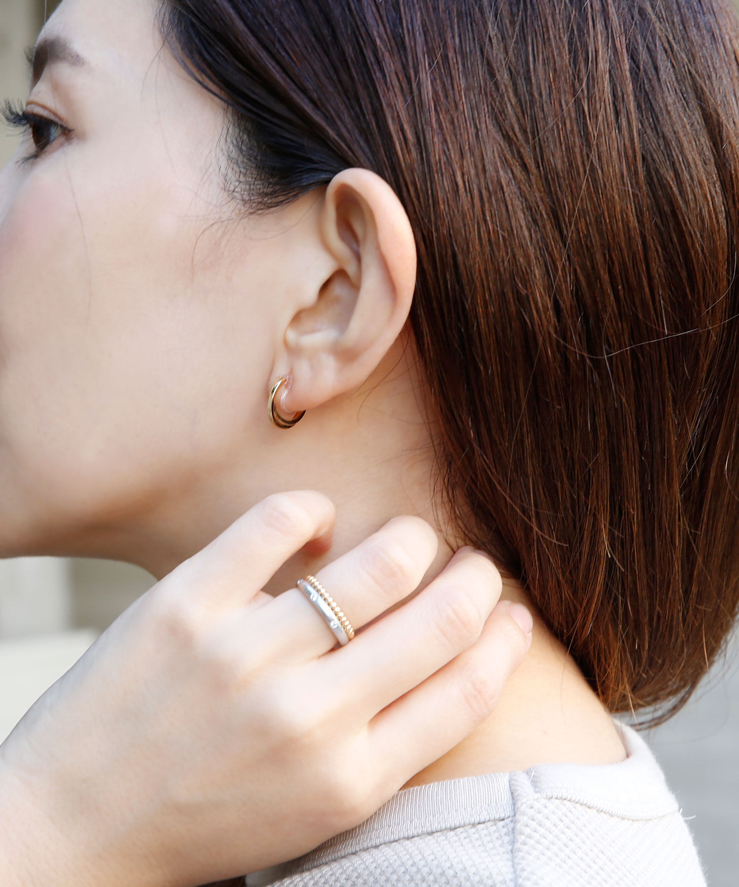 colleca la「ノンホール・2連クロス樹脂フープイヤリング」|イヤリング|