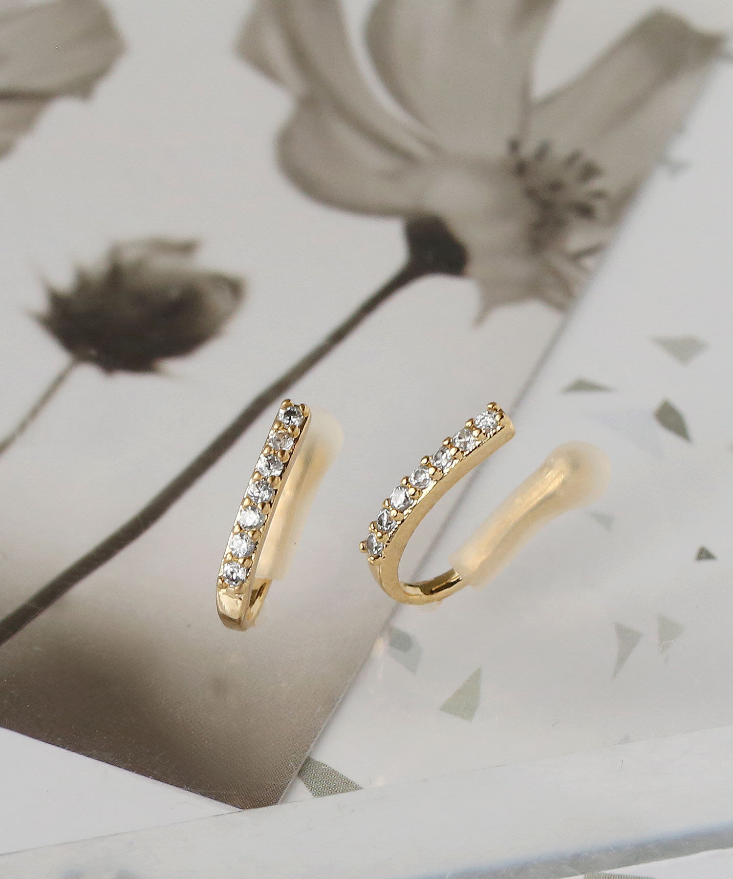 colleca la「Iラインストーンイヤリング」|イヤリング|ゴールド