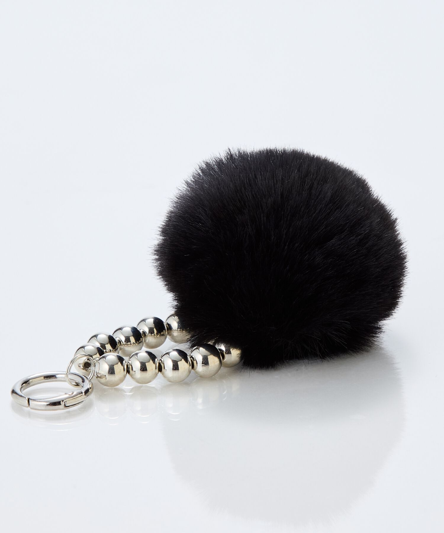 Phoebe「メタルボールファーバッグチャーム　ブラック」|チャーム・キーホルダー|