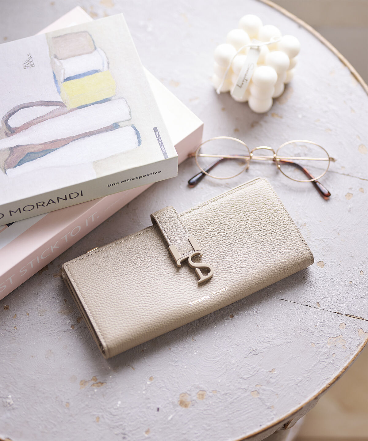 Samantha Thavasa「マットアイコン レザー ブック型長財布」|財布|オフホワイト