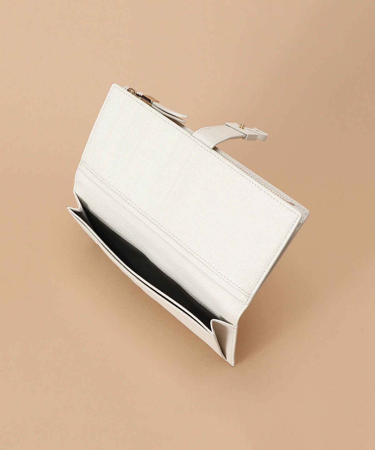 Samantha Thavasa「マットアイコン レザー ブック型長財布」|財布|