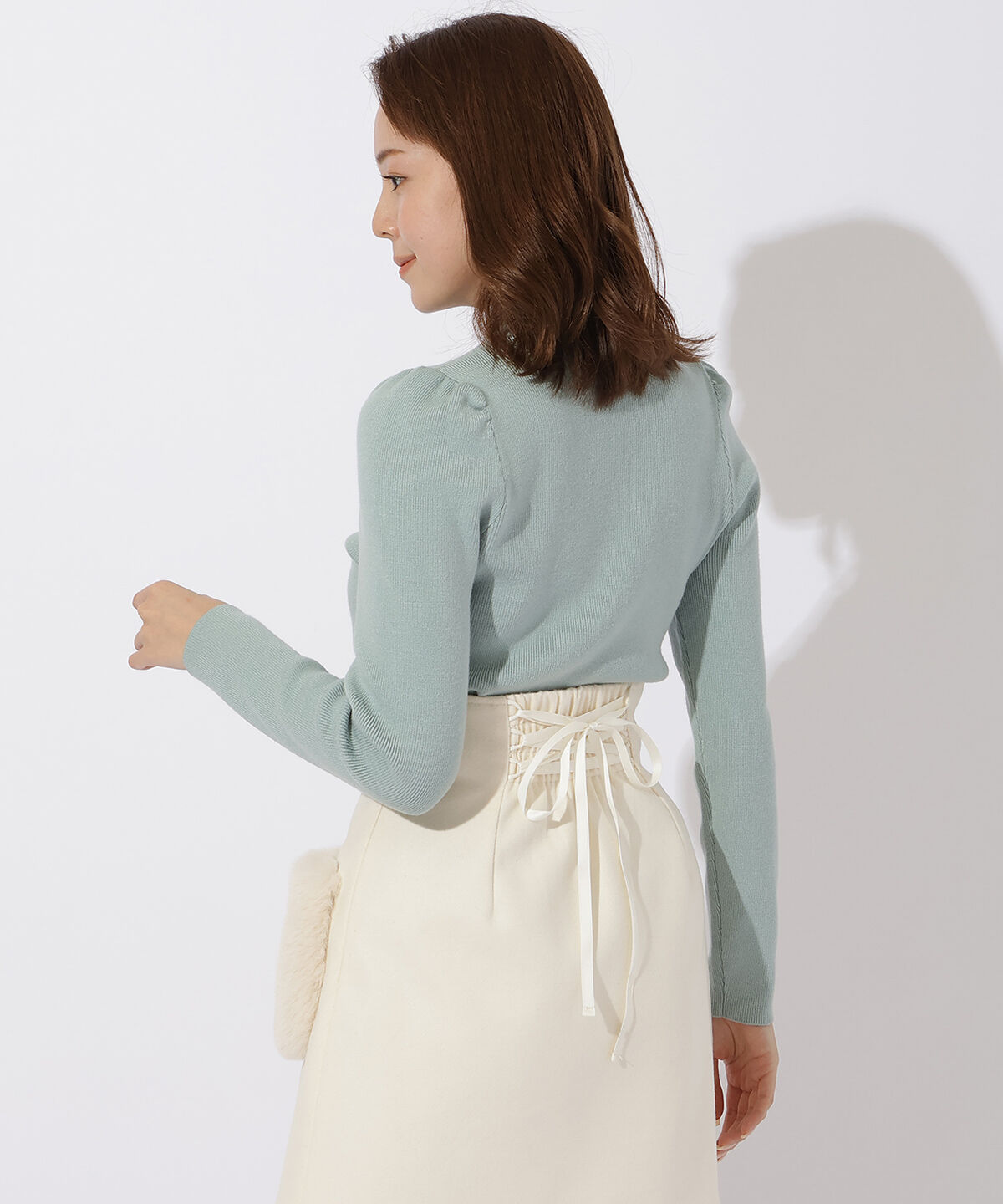 アンドクチュール「スリットハイネックビジューニットプルオーバー」|ニット・セーター|