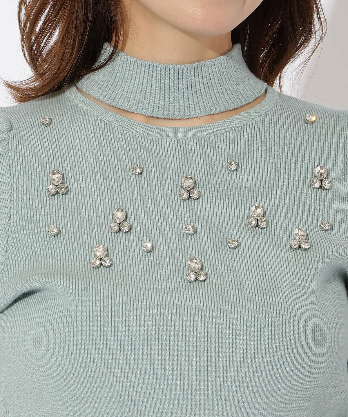 アンドクチュール「スリットハイネックビジューニットプルオーバー」|ニット・セーター|