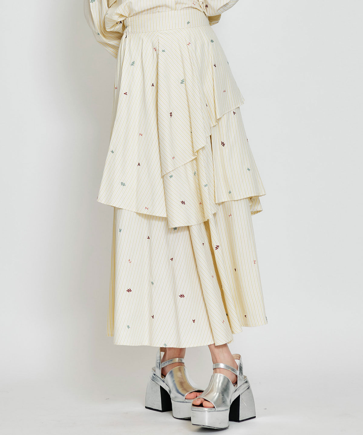 REDYAZEL「REDYAZELアルファベットロゴ刺繍ティアードロングスカート」|フレア|イエロー