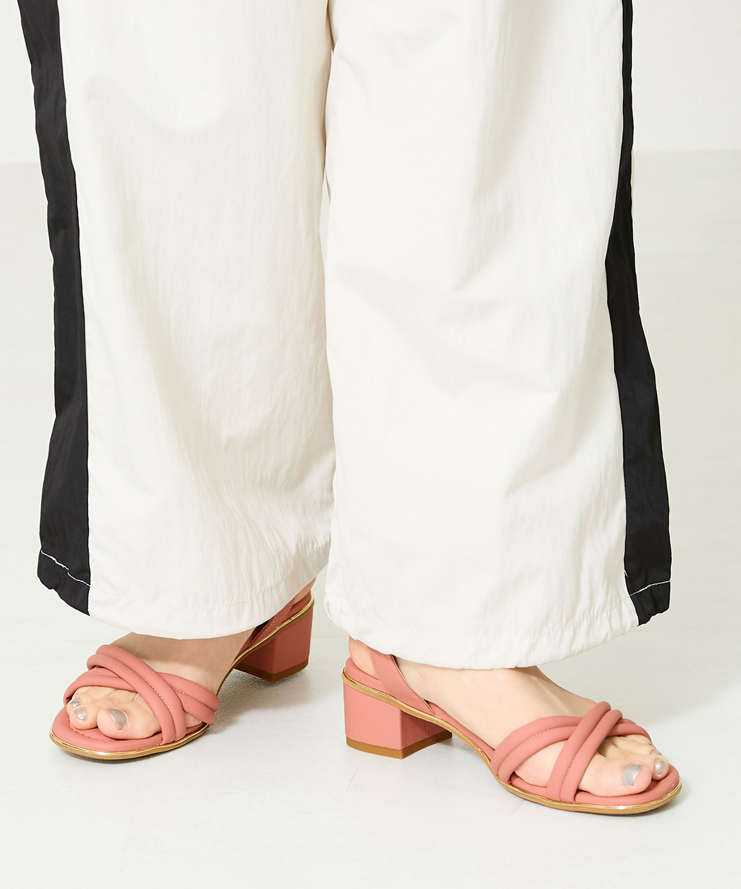 WA Oriental TRaffic「【アウトレット価格】パデットクロスベルトサンダル/42210」|サンダル|