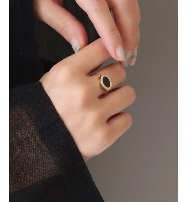 Lilas by Spick&Span「オーバルオニキスフラットリング K10」|リング|ゴールド