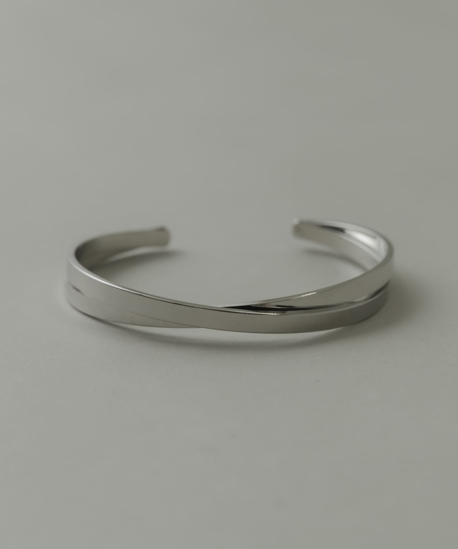 SMELLY「メタルクロスバングル」|ブレスレット・バングル|