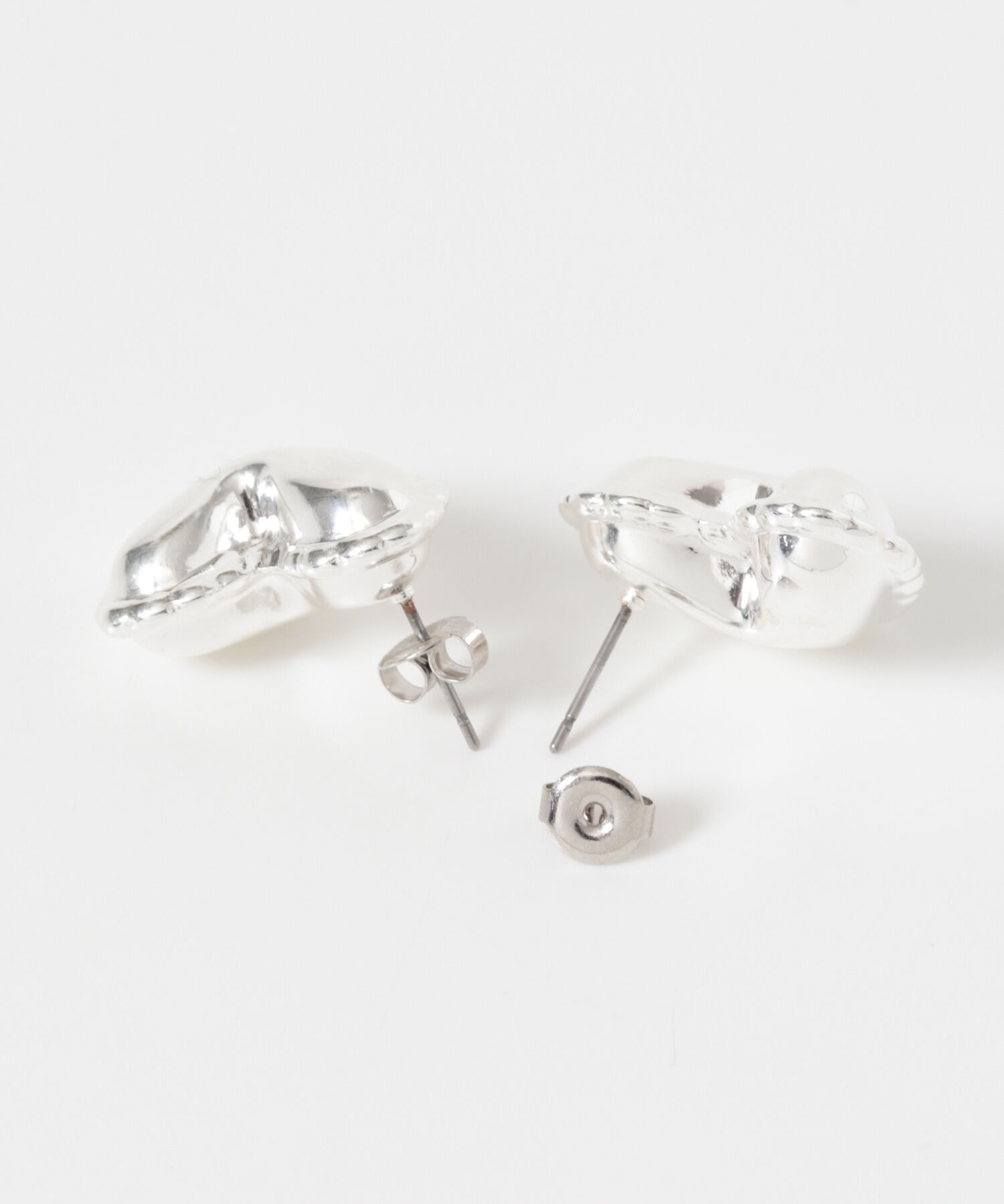 SMELLY「プックリメタルハートピアス」|ピアス|