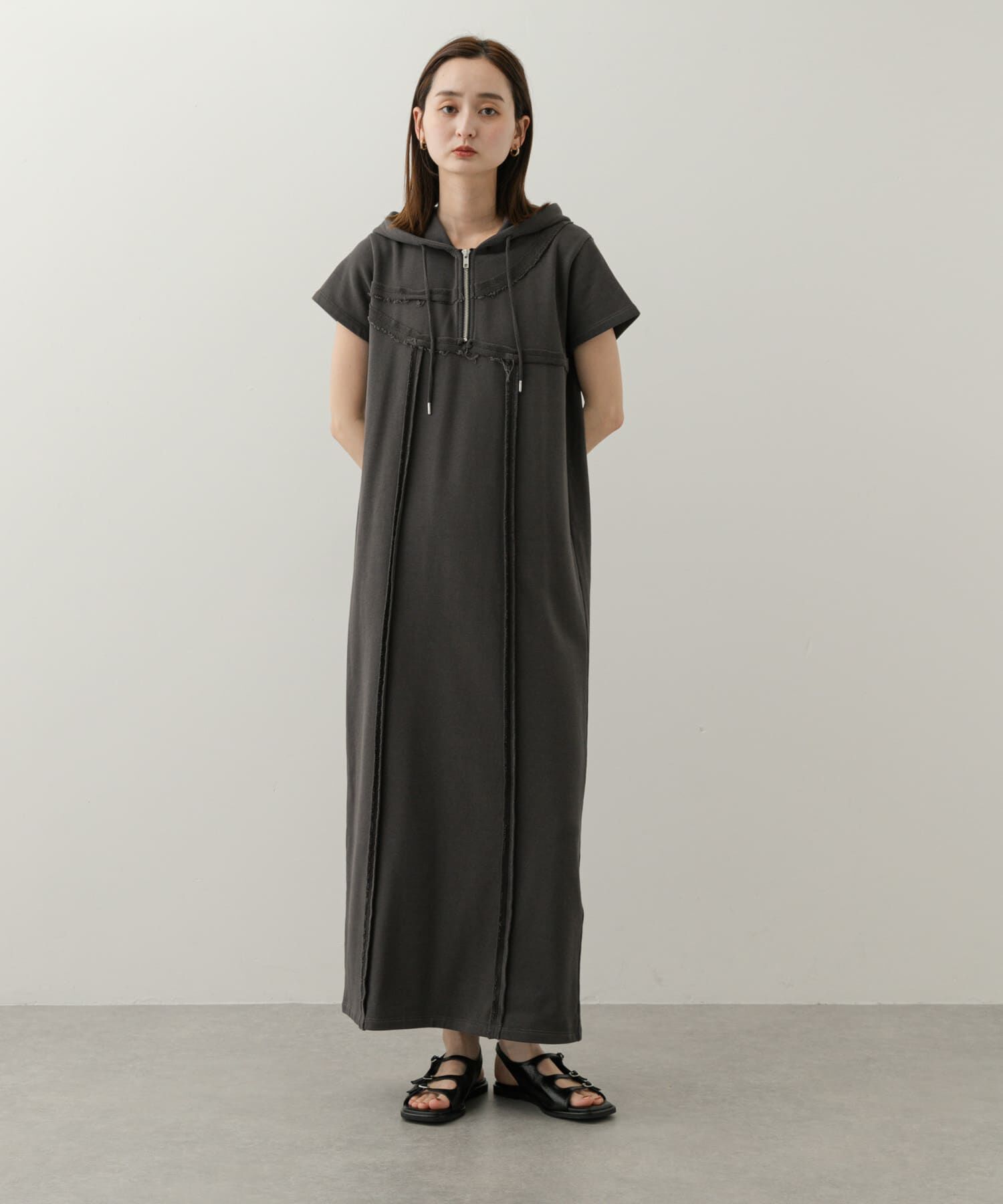 SENSE OF PLACE by URBAN RESEARCH「フーディージップワンピース」|ワンピース|