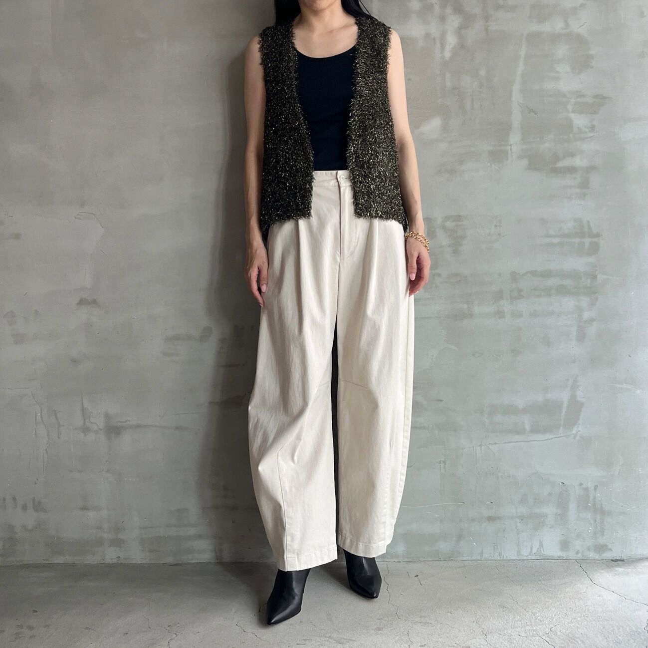 HELIOPOLE「HELIOPOLE COTTON TWILL CURVY TUCK PANTS」|チノ|
