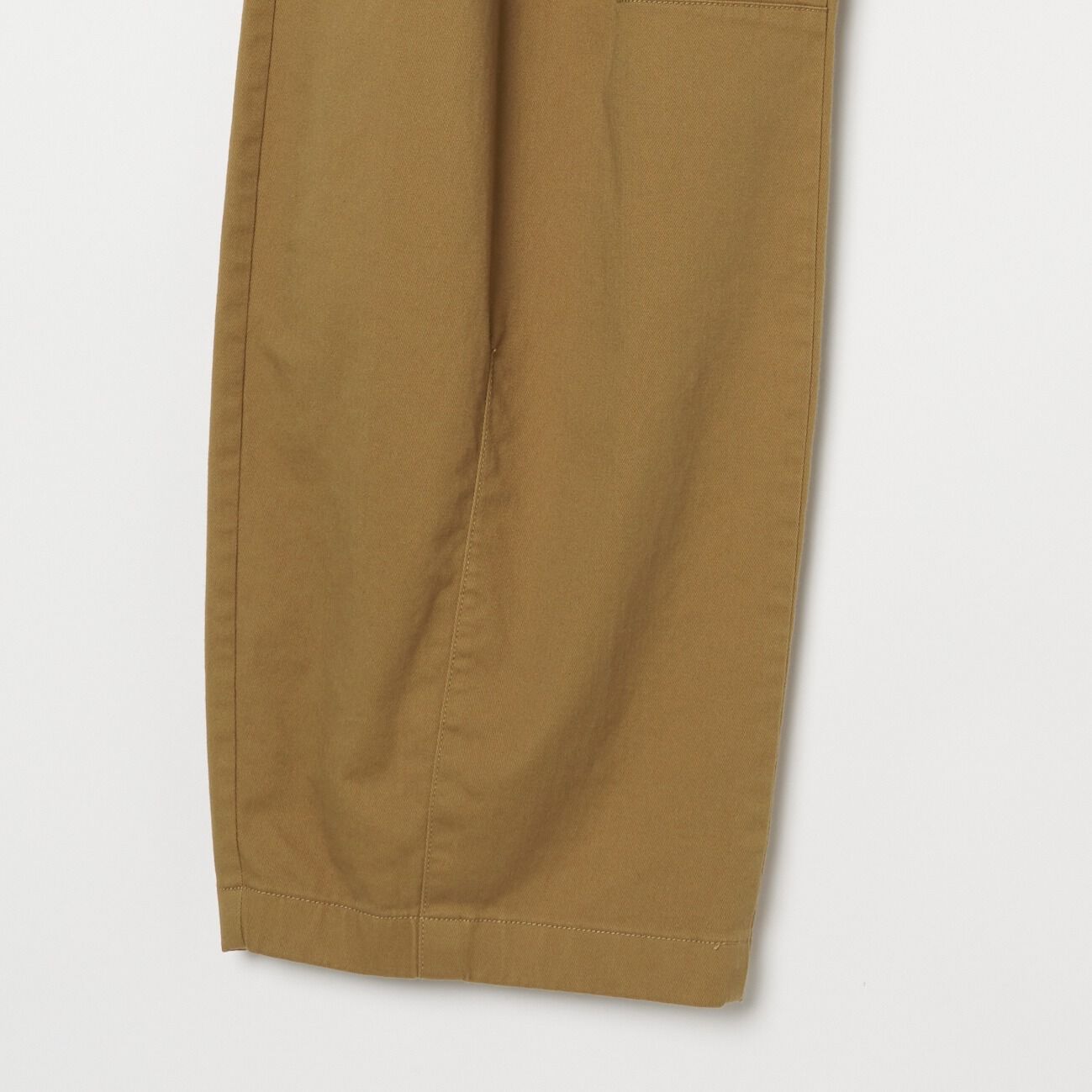 HELIOPOLE「HELIOPOLE COTTON TWILL CURVY TUCK PANTS」|チノ|