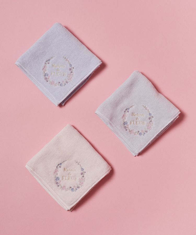 Maison de FLEUR「フラワーフレーム刺繍タオルハンカチ」|ハンカチ|