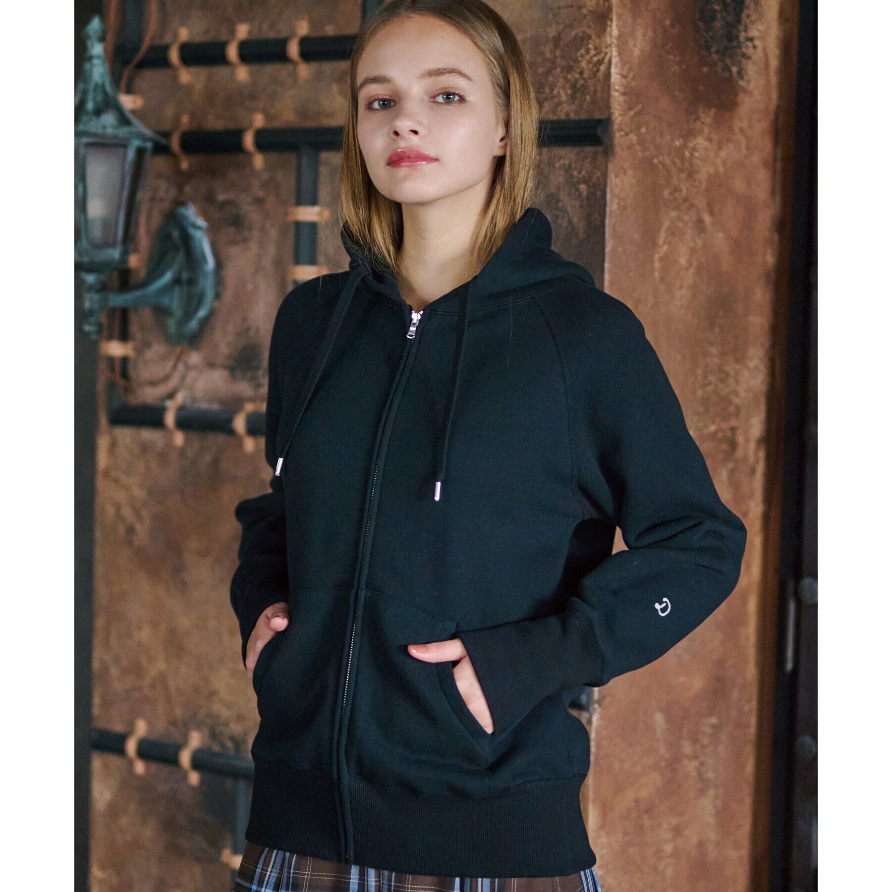 DRESSTERIOR「ソフトバックフリースジップアップ」|パーカー|ブラック(019)