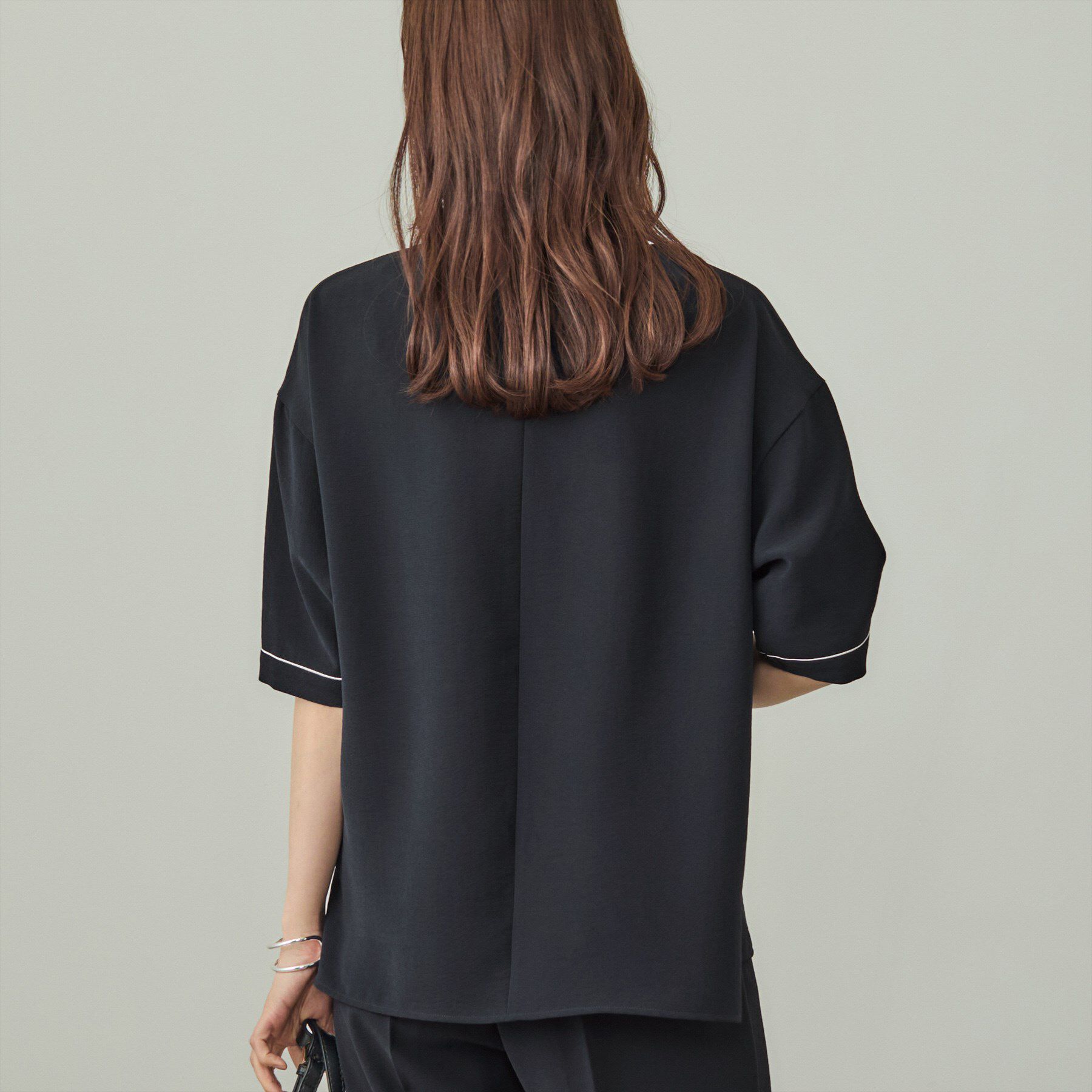 INDIVI「【UVケア／吸水速乾】サテンラインブラウス」|シャツ・ブラウス|