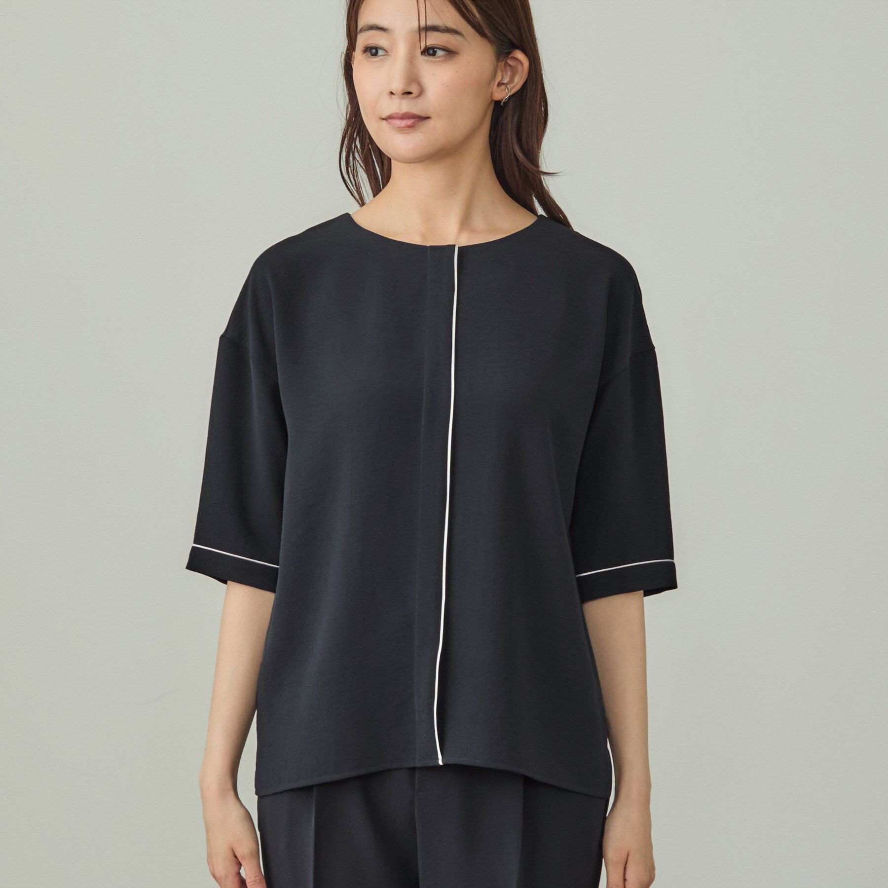 INDIVI「【UVケア／吸水速乾】サテンラインブラウス」|シャツ・ブラウス|