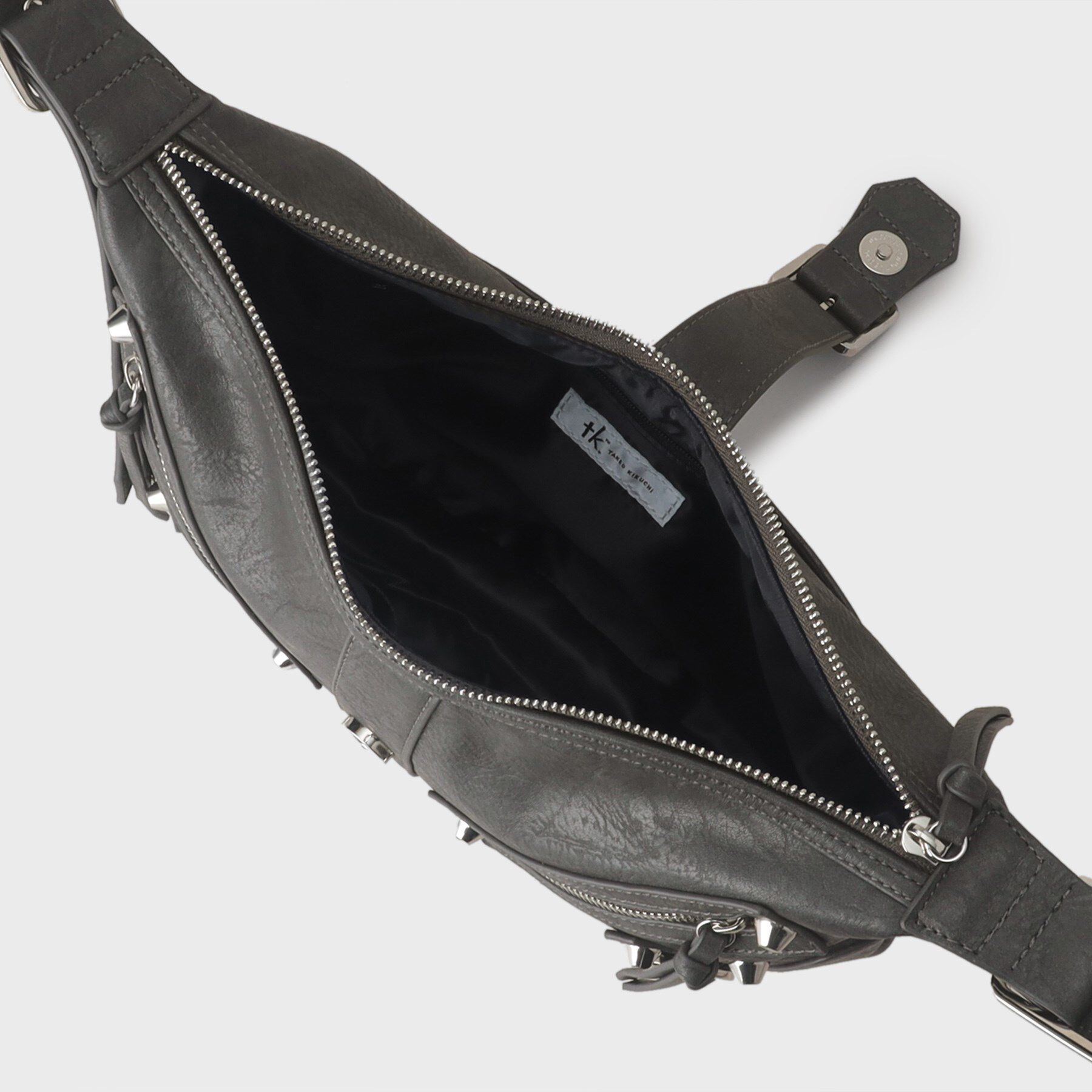 tk.TAKEO KIKUCHI「【FANCYシリーズ】スタッズクレセントショルダーバッグ」|ショルダー・メッセンジャー|