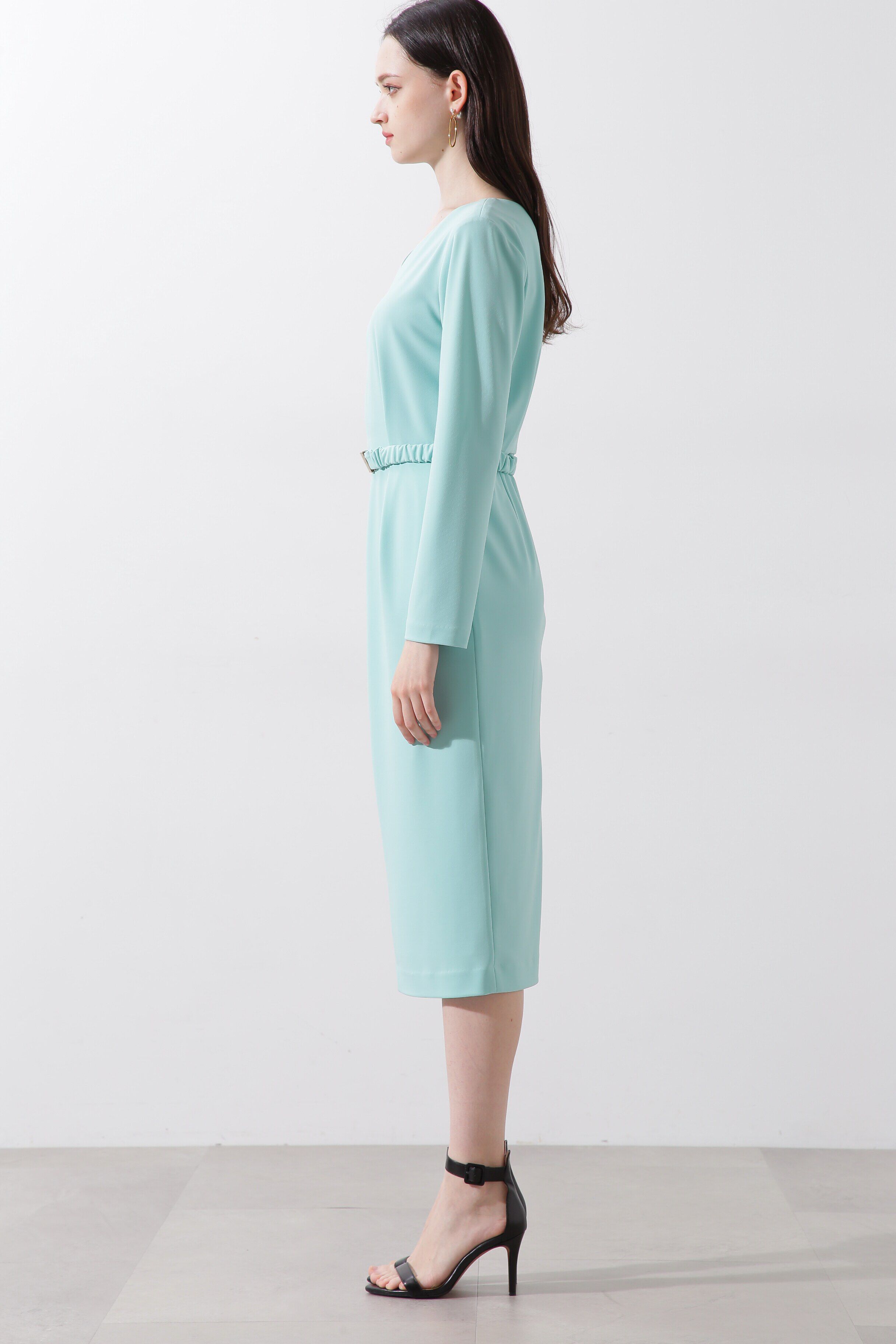  「◆シャーリングベルトＶネックワンピース」|ワンピース|