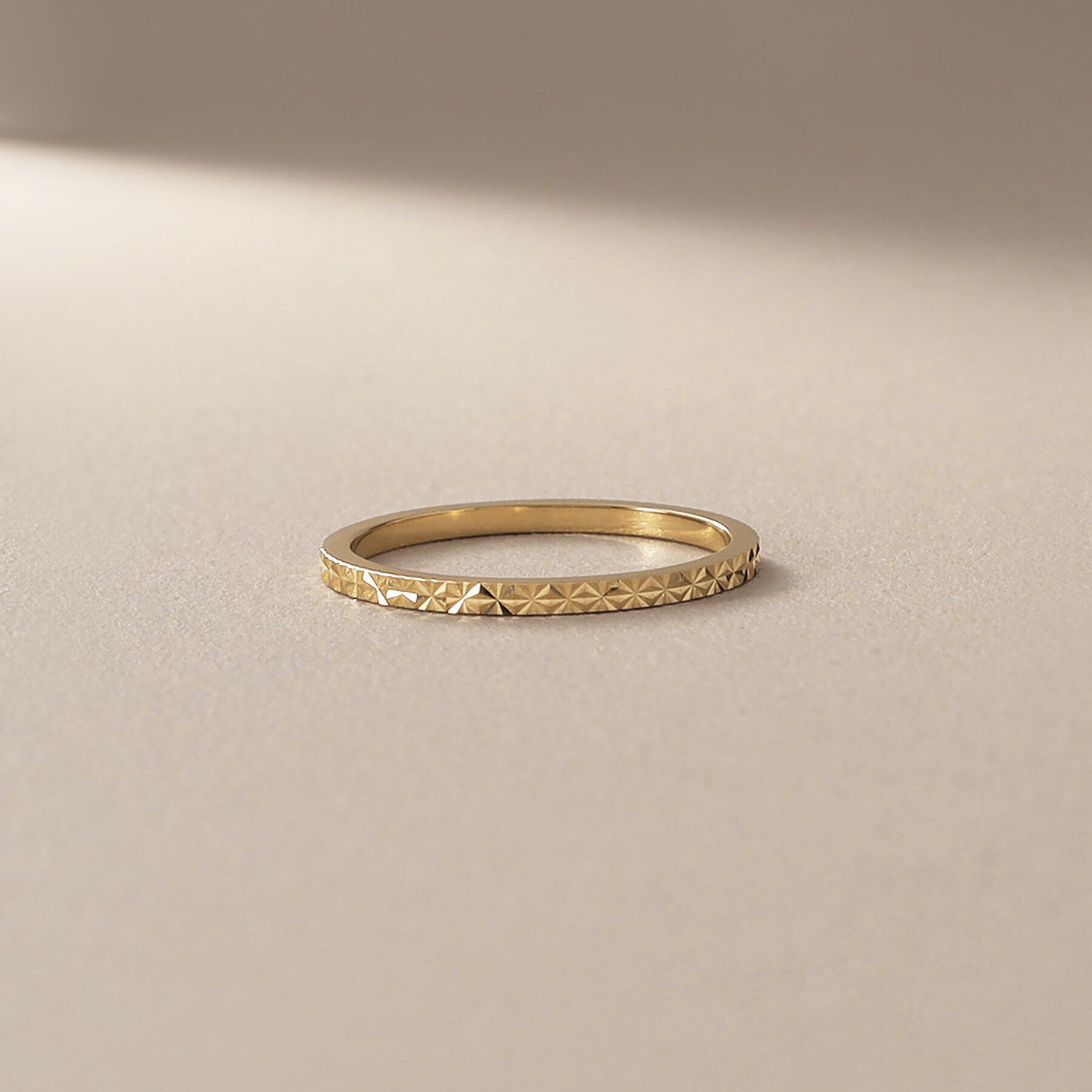 COCOSHNIK「K18カットワーク極光 リング（ピンキー）」|リング|