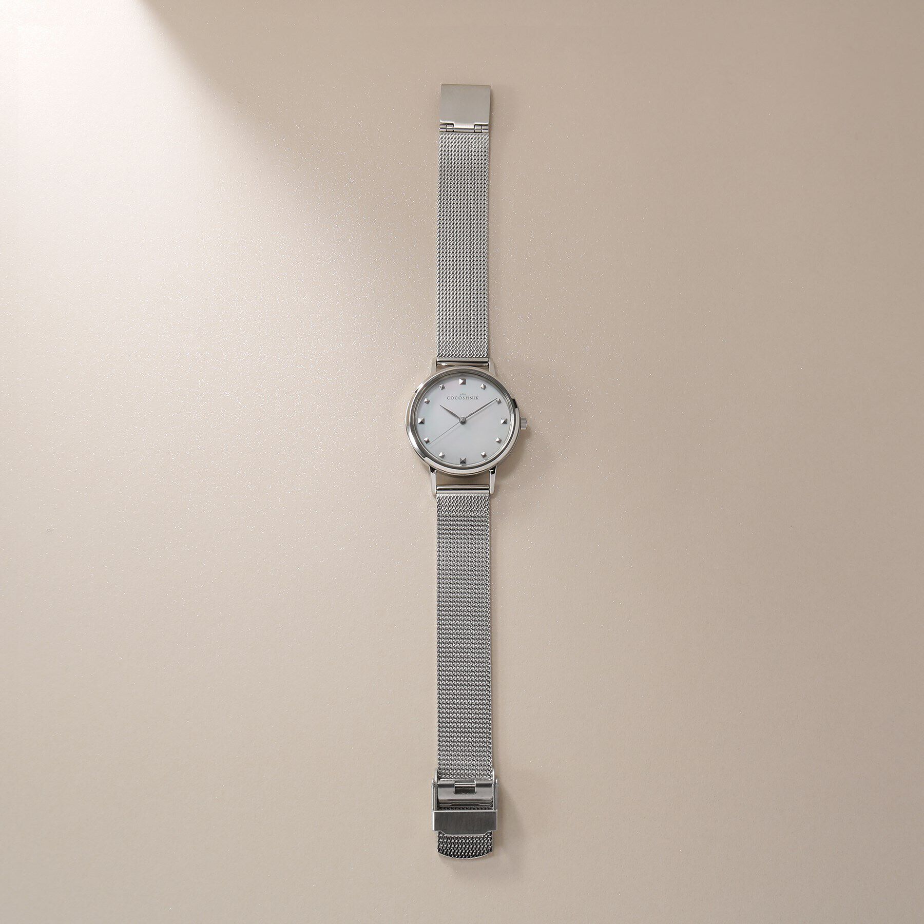 COCOSHNIK「SSラウンドメッシュベルト ウォッチ（白蝶貝）」|腕時計|