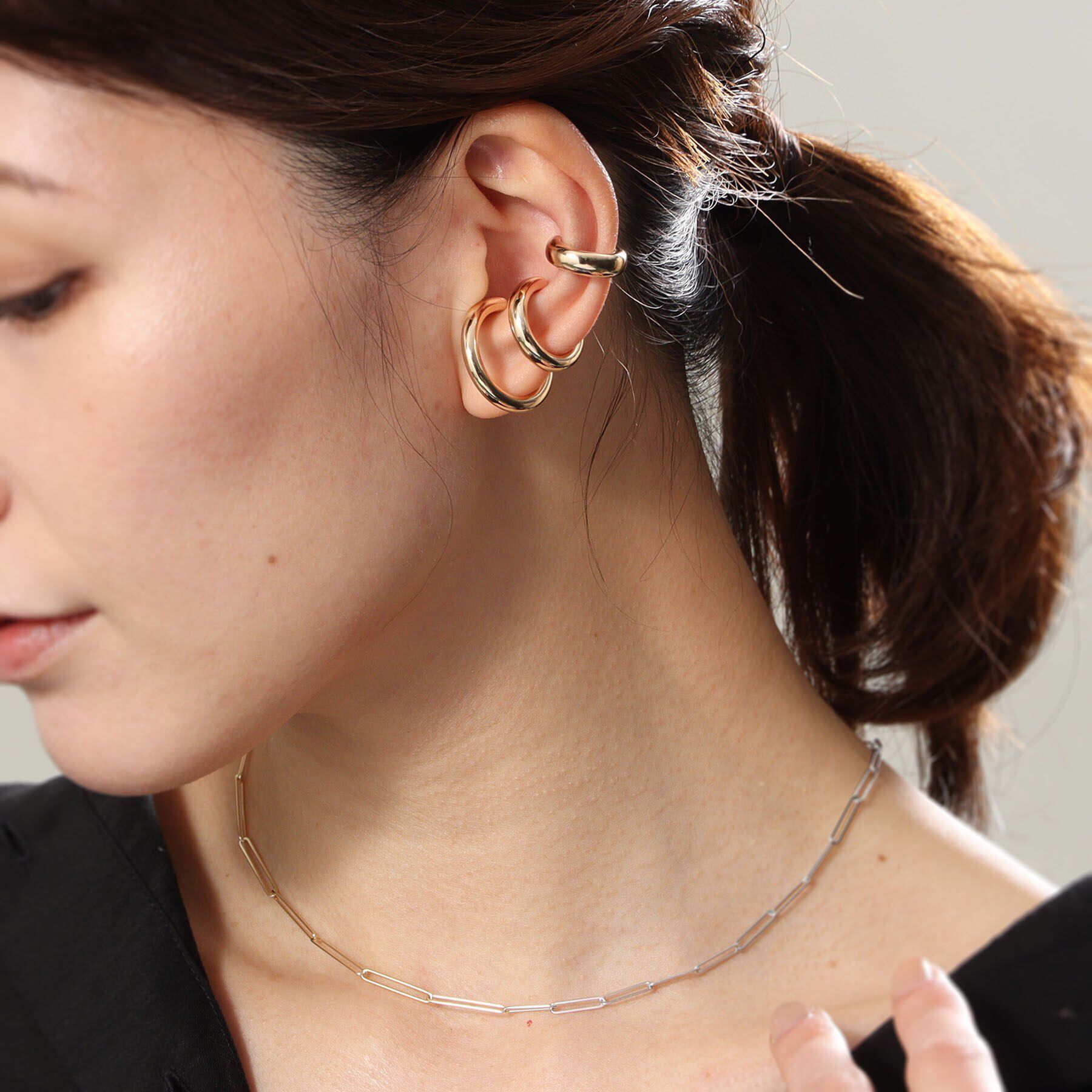 COCOSHNIK「K10丸線ボリューム イヤーカフ中」|イヤリング|