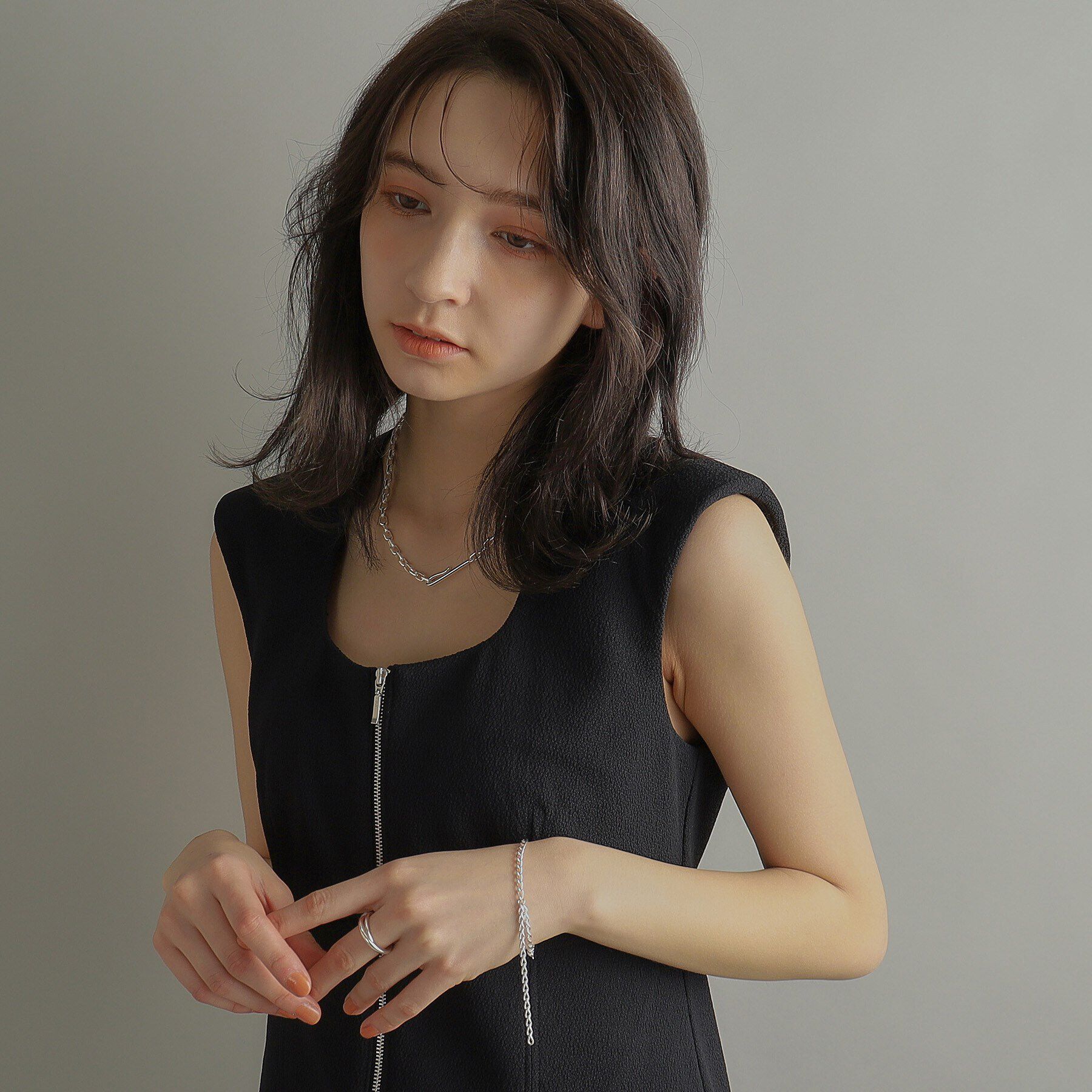 COCOSHNIK ONKITSCH「シルバー ハンギングロングカーブチェーン ブレスレット」|ブレスレット・バングル|