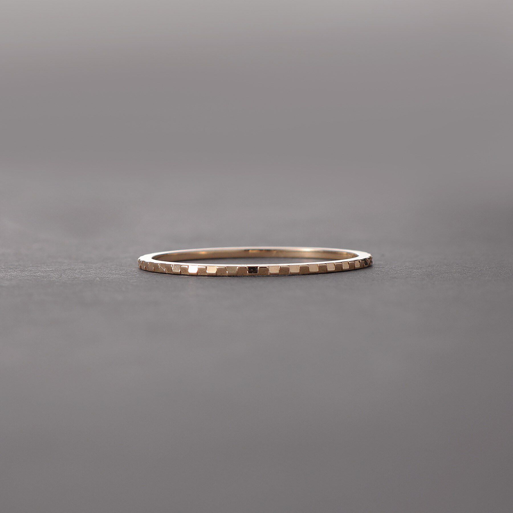 COCOSHNIK ONKITSCH「K10スキニーリング フラップカット」|リング|