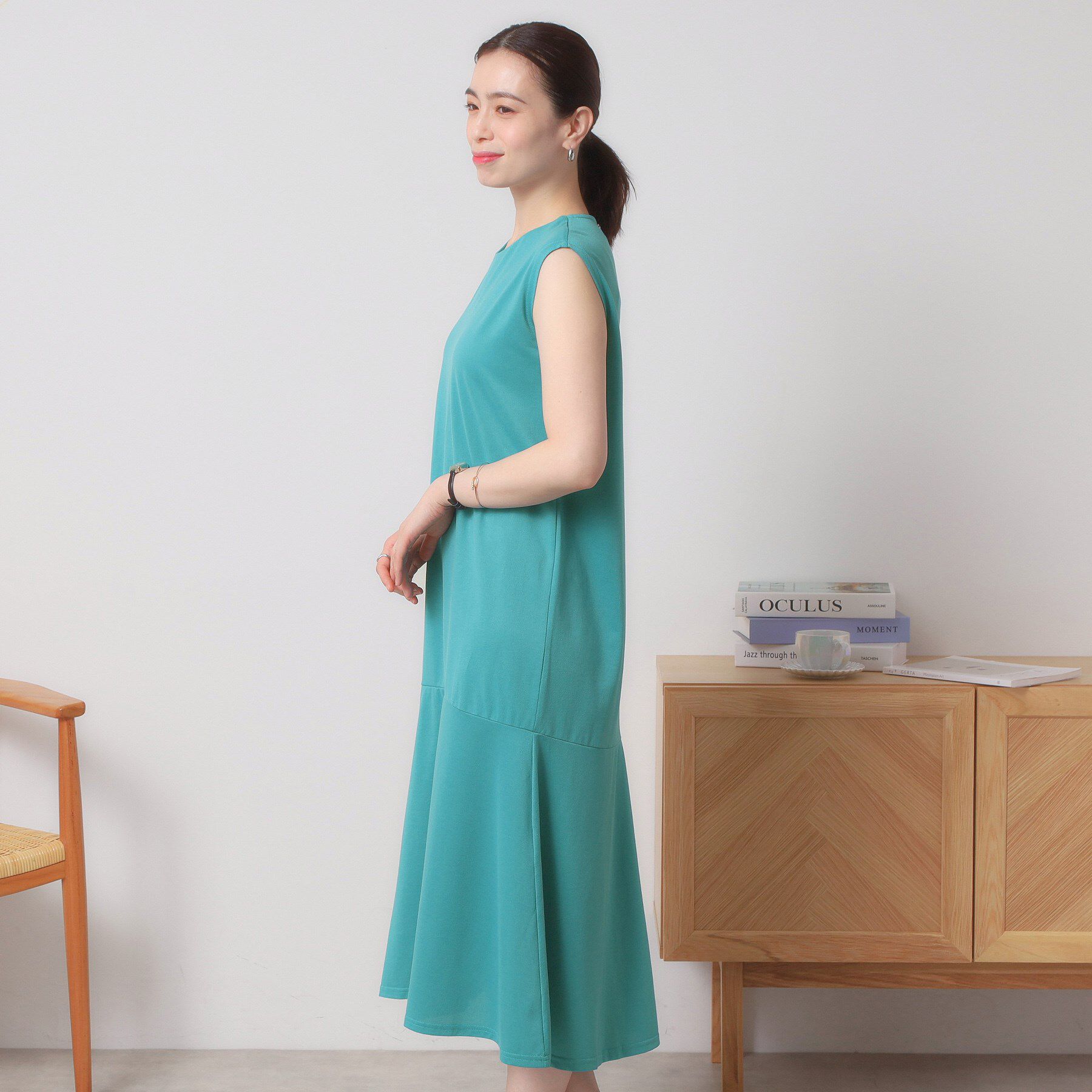 ITS&rsquo;DEMO「【清涼感／吸水速乾／洗濯機OK／洗濯後しわになりにくい】カットミラノペプラムワンピース」|ワンピース|