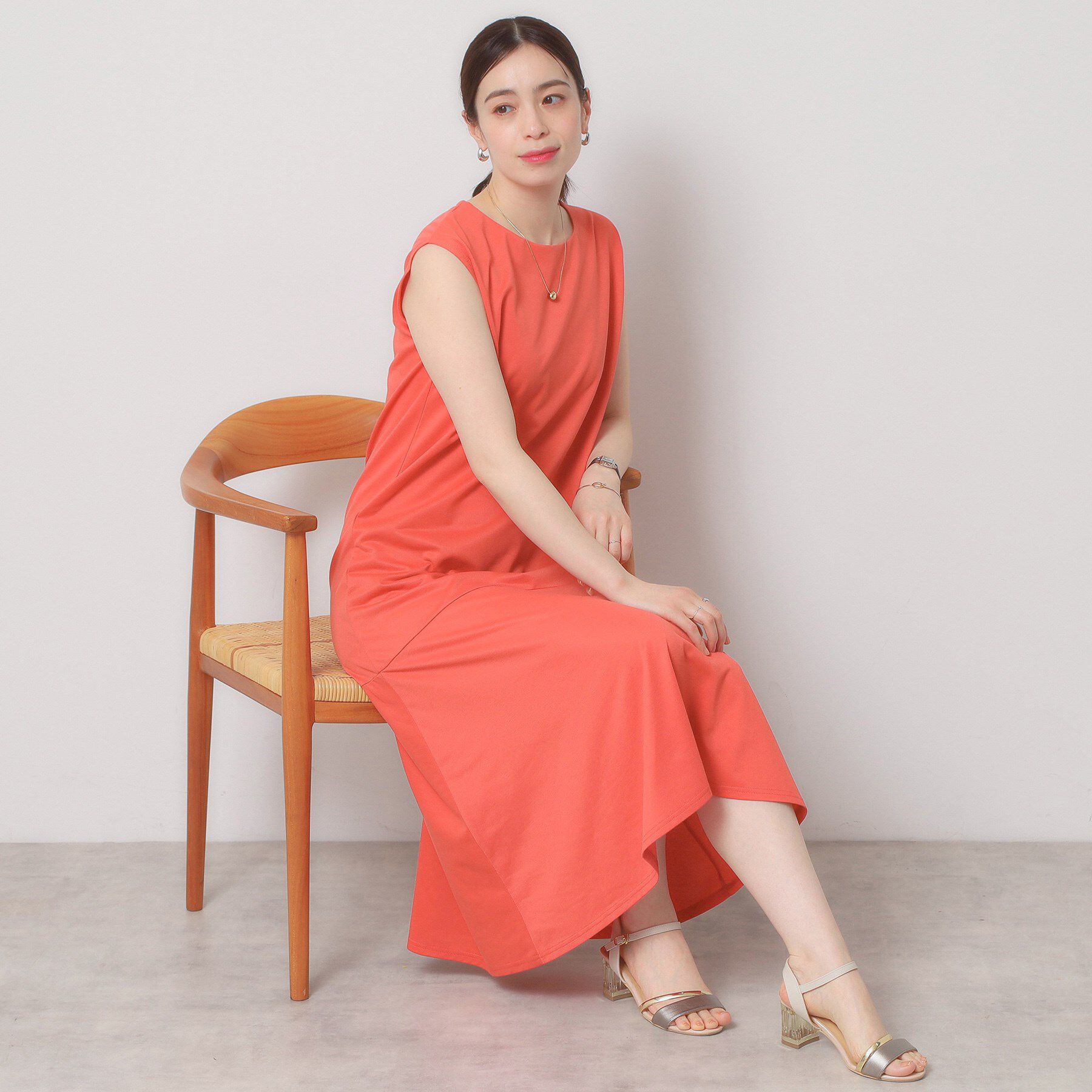 ITS&rsquo;DEMO「【清涼感／吸水速乾／洗濯機OK／洗濯後しわになりにくい】カットミラノペプラムワンピース」|ワンピース|レッド(061)