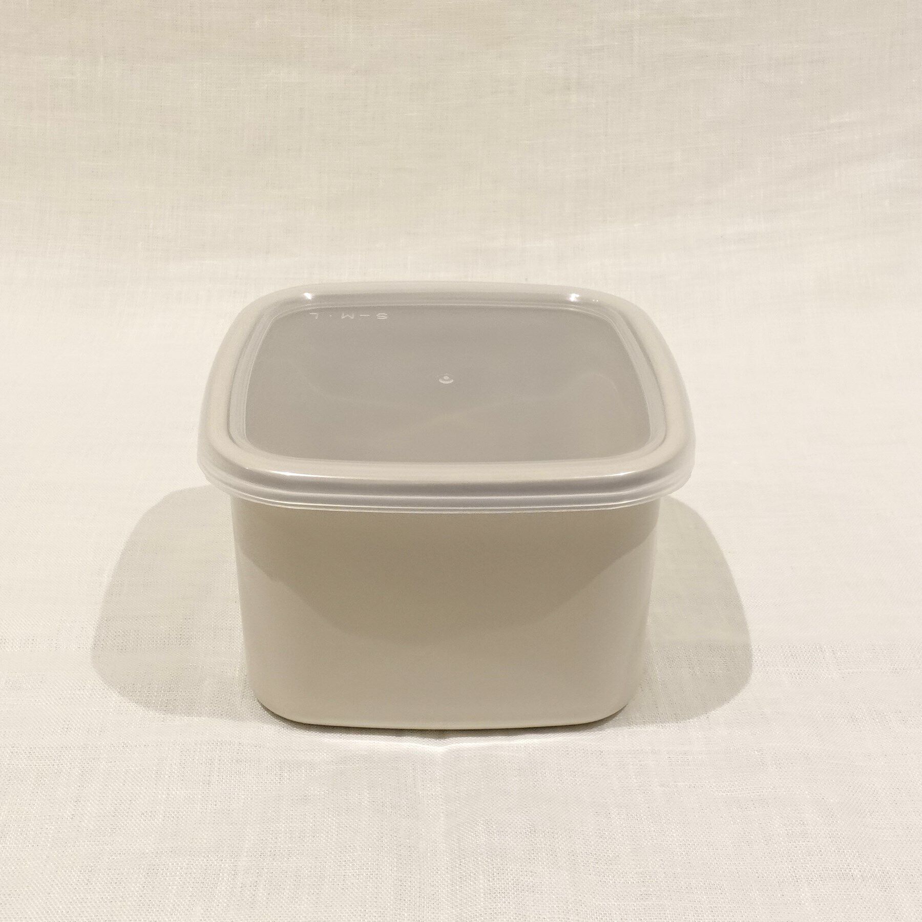 212 KITCHEN STORE「スクウェア M グレージュ 212K限定カラー ＜野田琺瑯＞」|食器・キッチングッズ|