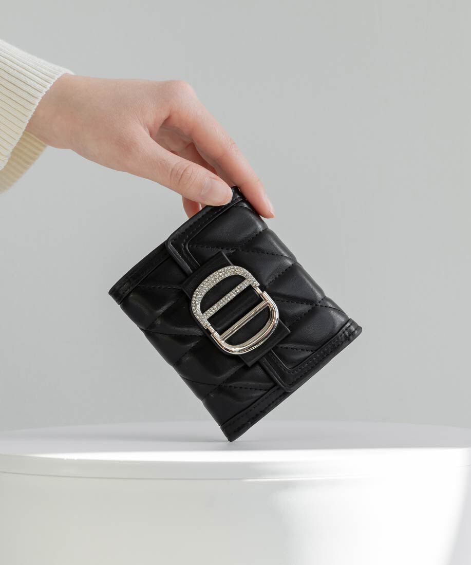  「ビジューパーツキルティング三つ折りウォレット」|財布|ブラック