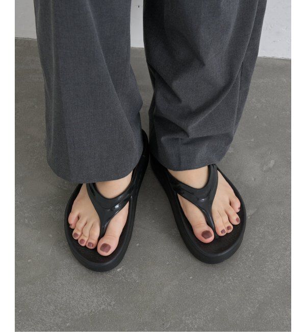 U by SPICK&SPAN「《追加》OOFOS/ ウーフォス O Omega」|サンダル|