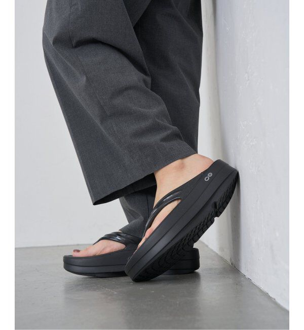U by SPICK&SPAN「《追加》OOFOS/ ウーフォス O Omega」|サンダル|