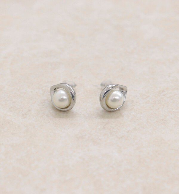 fredy emue「センターパールドロップピアス」|ピアス|