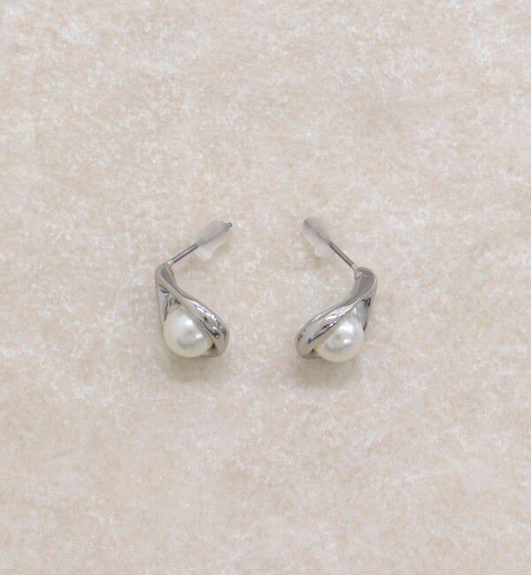 fredy emue「センターパールドロップピアス」|ピアス|