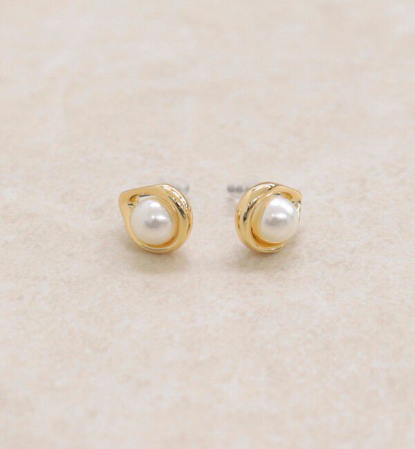 fredy emue「センターパールドロップピアス」|ピアス|