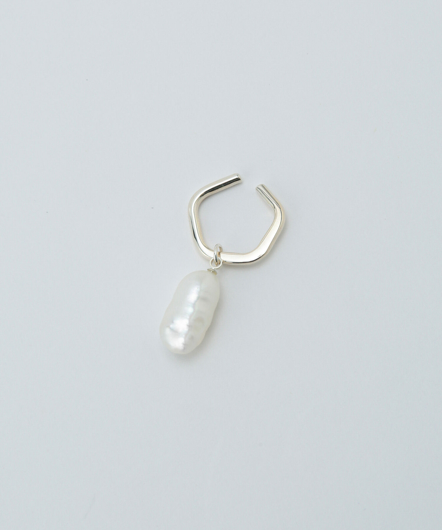 ROPE「【Lemme.（レム）】L3506 Hang Pearl Earcuff」|イヤリング|ホワイト系(12)