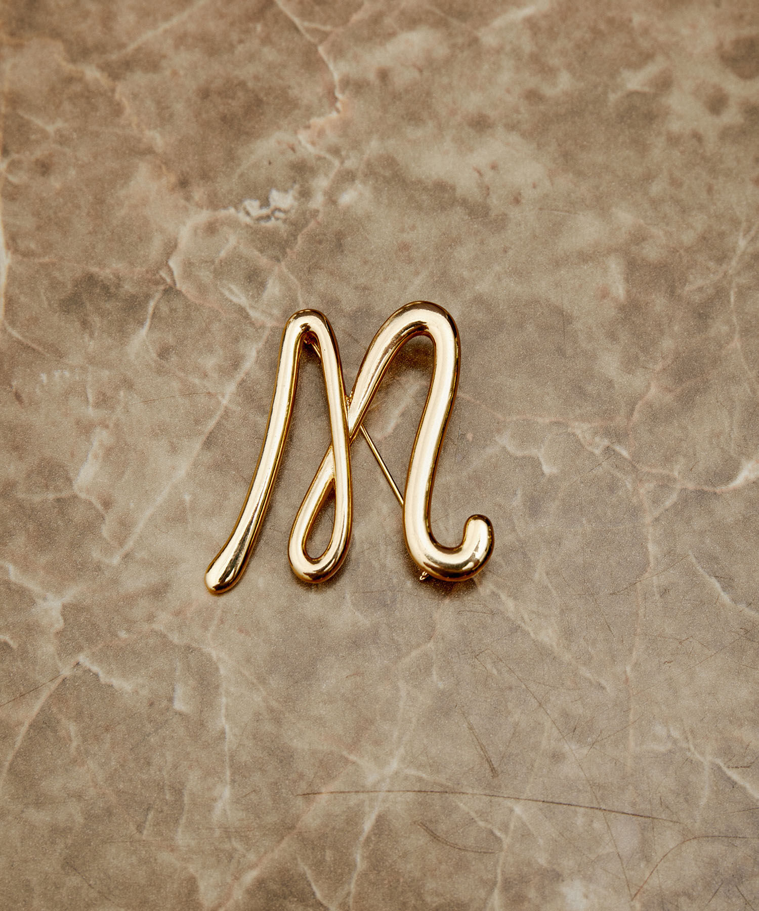 ADAM ET ROPE'「イニシャルブローチ」|ブローチ・コサージュ|