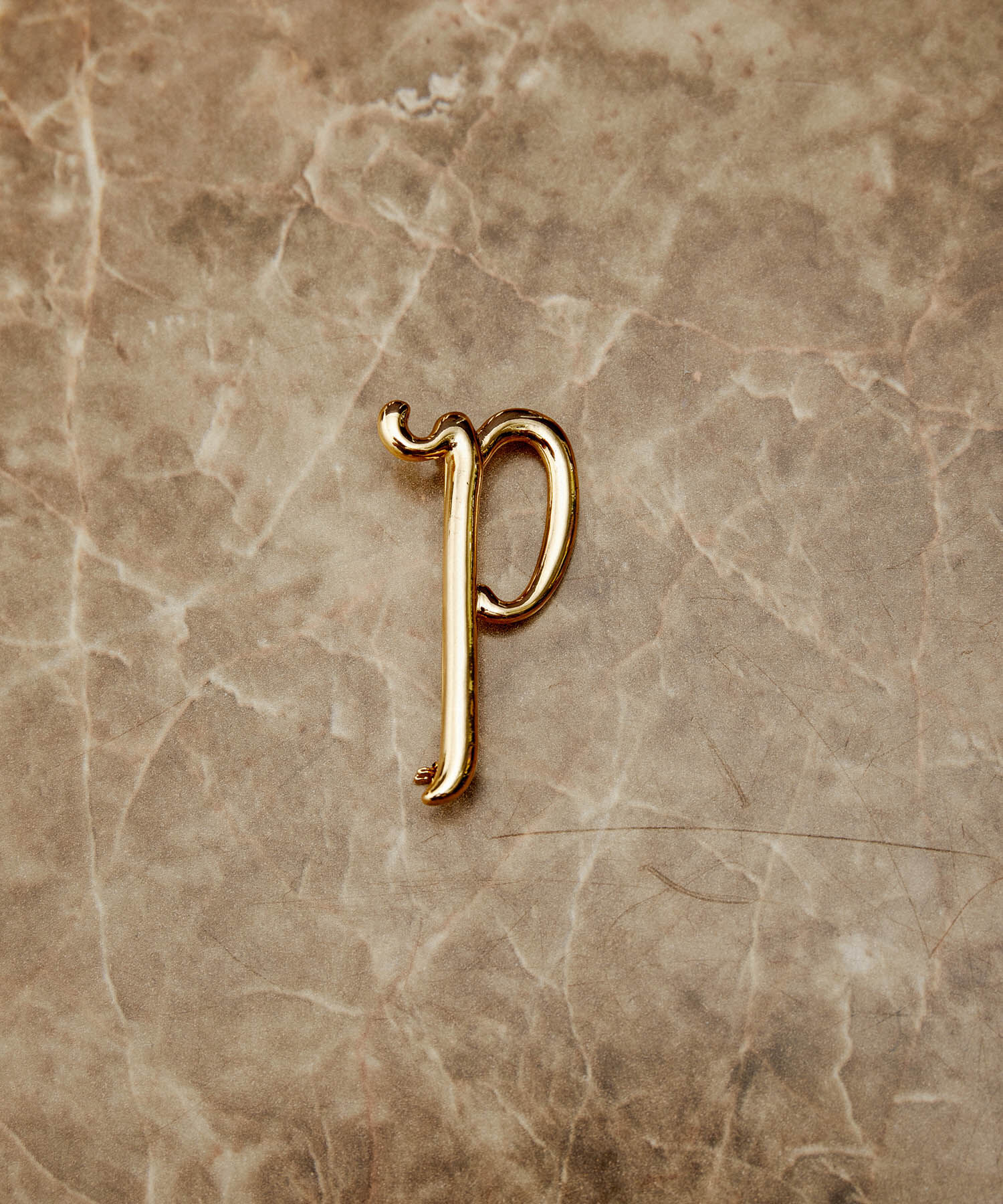 ADAM ET ROPE'「イニシャルブローチ」|ブローチ・コサージュ|キナリ(16)