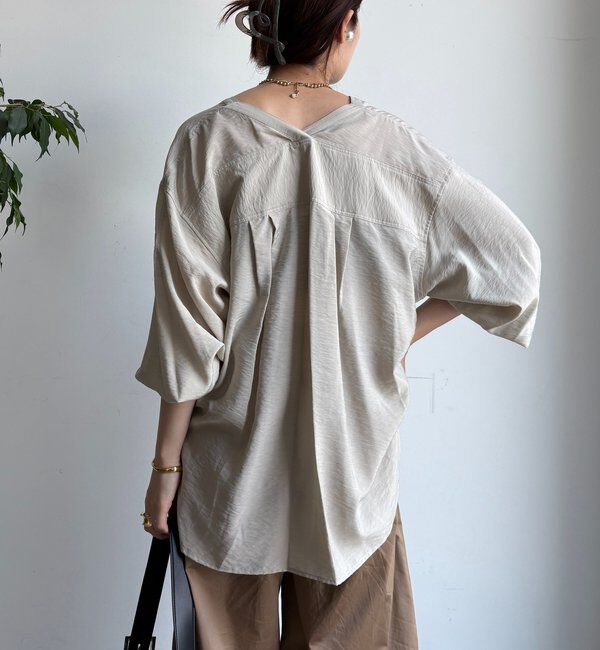  「【新色追加】GOLDボタンVVシャツ」|シャツ・ブラウス|