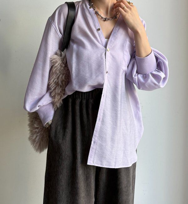  「【新色追加】GOLDボタンVVシャツ」|シャツ・ブラウス|バイオレット