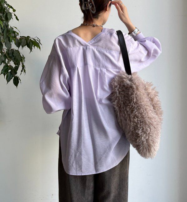  「【新色追加】GOLDボタンVVシャツ」|シャツ・ブラウス|