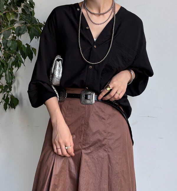  「【新色追加】GOLDボタンVVシャツ」|シャツ・ブラウス|