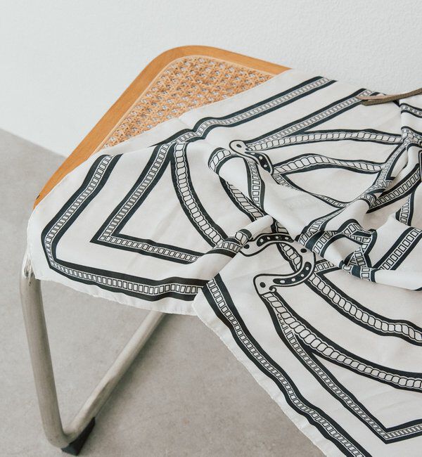  「【スタイリングのアクセントに】チェーン柄スカーフ」|バンダナ・スカーフ|