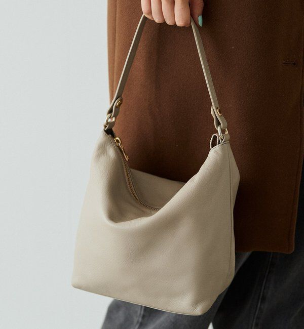  「《3/4～価格改定》ソフトレザーシンプルショルダーバッグ 」|ショルダー・メッセンジャー|