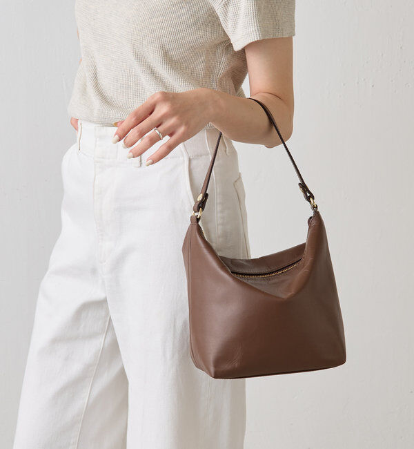  「《3/4～価格改定》ソフトレザーシンプルショルダーバッグ 」|ショルダー・メッセンジャー|