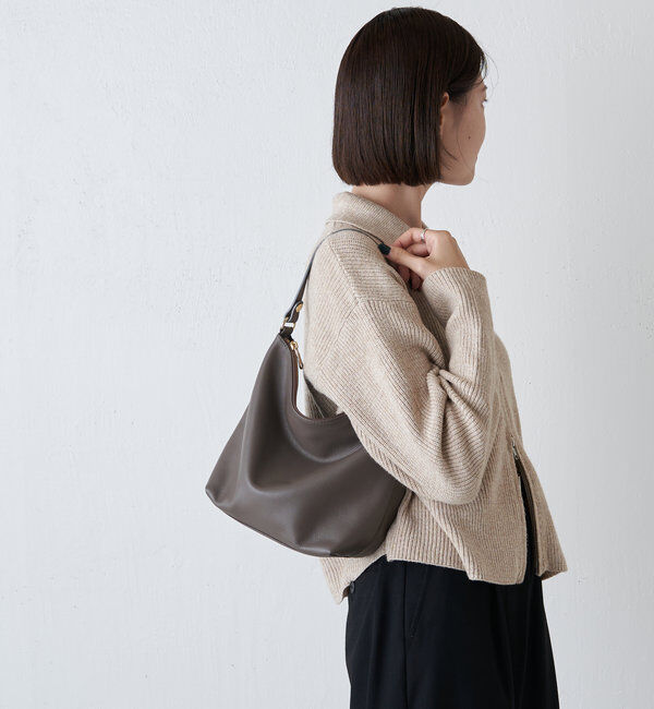 「《3/4～価格改定》ソフトレザーシンプルショルダーバッグ 」|ショルダー・メッセンジャー|